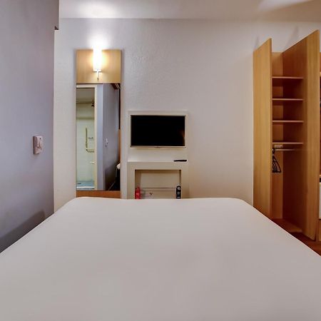 Ibis Vitoria Praia Do Canto Exterior photo