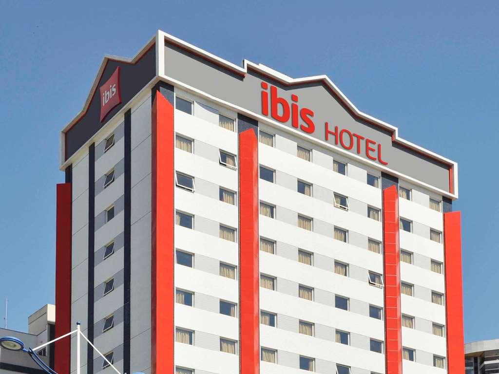 Ibis Vitoria Praia Do Canto Exterior photo